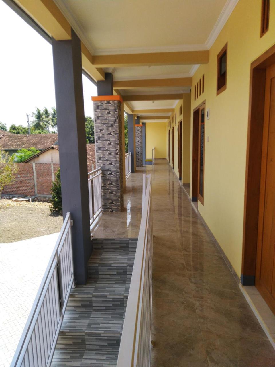 R3 Brawijaya Homestay Banyuwangi  Zewnętrze zdjęcie
