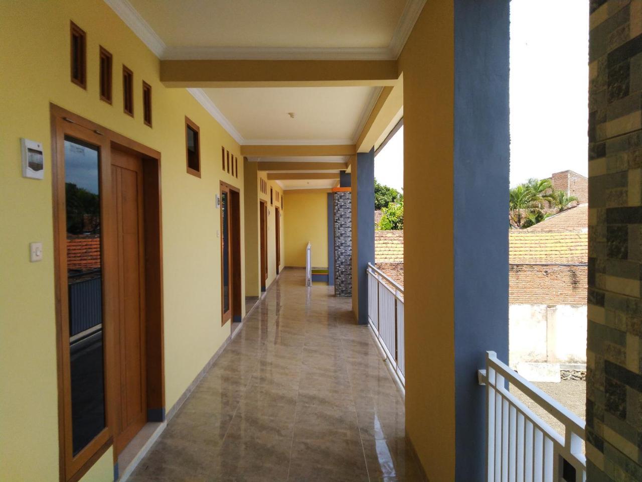 R3 Brawijaya Homestay Banyuwangi  Zewnętrze zdjęcie