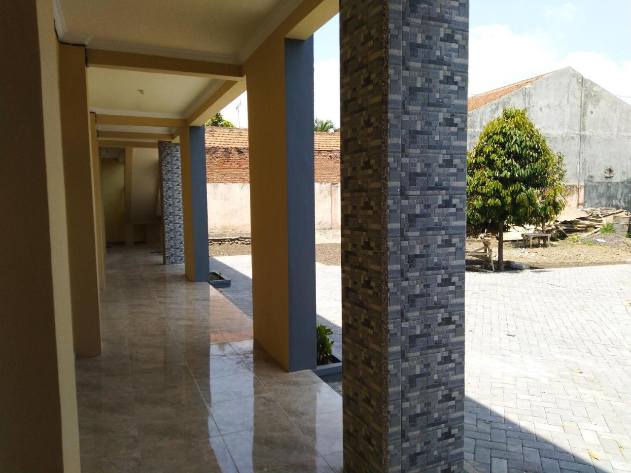 R3 Brawijaya Homestay Banyuwangi  Zewnętrze zdjęcie