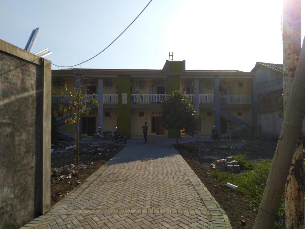 R3 Brawijaya Homestay Banyuwangi  Zewnętrze zdjęcie